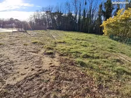 terrain 889 m² les mathes