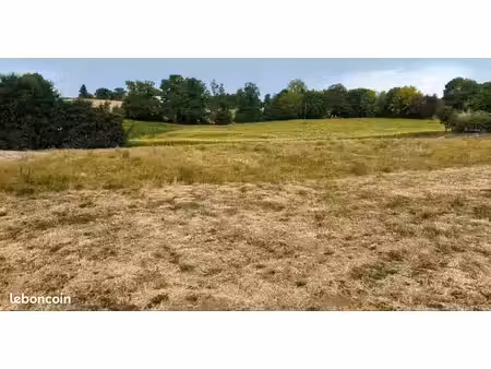beau terrain de 3000 m² avec vue dégagée (dont 900m² constructibles plain-pied) - sainte-f