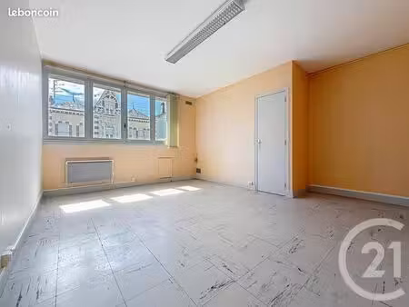 local 20 m²