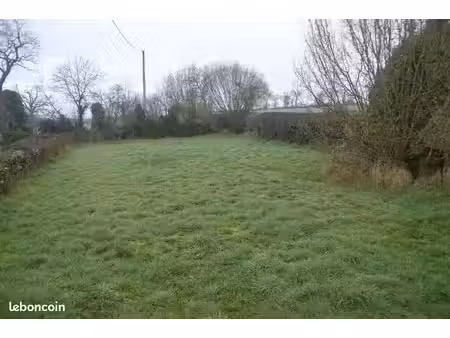 terrain avec grange