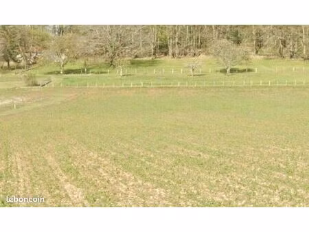 terrain à bâtir de 1200 m² à lalinde (24)