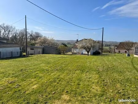 terrain à bâtir de 744 m² à mouleydier (24)