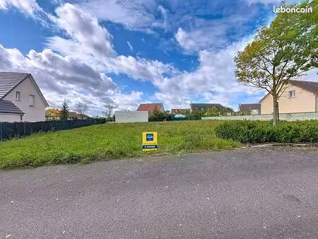 terrain 1020 m² spoy