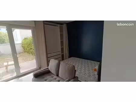 charmant studio meublé de 32 m² avec coin nuit  jardin privé & terrasse couverte (40 m²) +