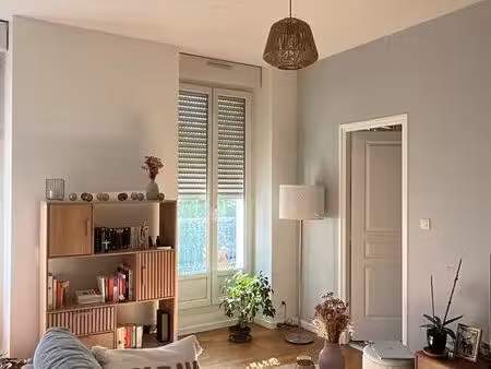 très beau t2 lumineux avenue victor hugo