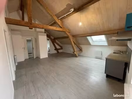 appartement 2 chambres centre-bourg d’etalans