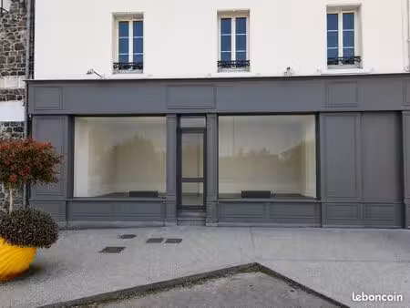 local commercial 75 m² – 2 vitrines – parking