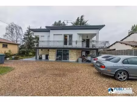 maison 200 mètres carrés