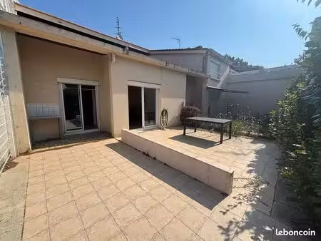 maison 100 m² - 3 chambres - garage et 2 terrasses - valence lotissement clos fleuri