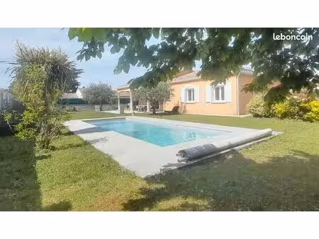 villa plain pied 4 chambres avec piscine sur grand terrain