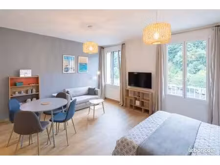 grand studio lumineux et cosy sur les quais de l’odet avec vue panoramique