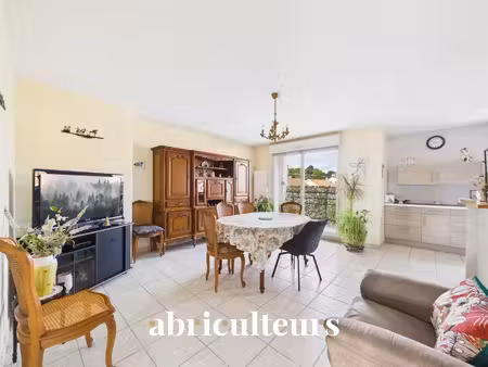 appartement traversant avec balcon en vente proche du bourg de saint sébastien /loire  (44
