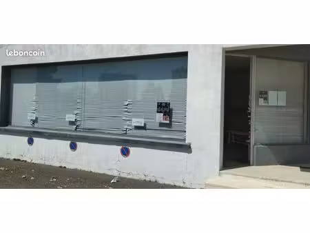 location local commercial