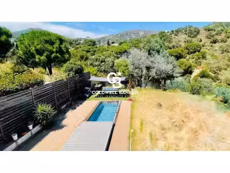 maison individuelle avec deux appartements indépendants  piscine et jardin