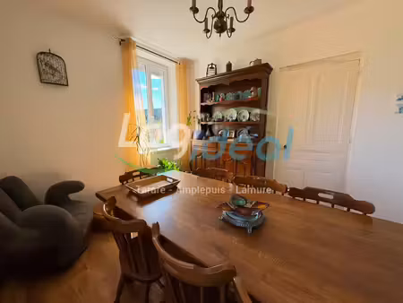 maison avec 3 chambres située à grandris