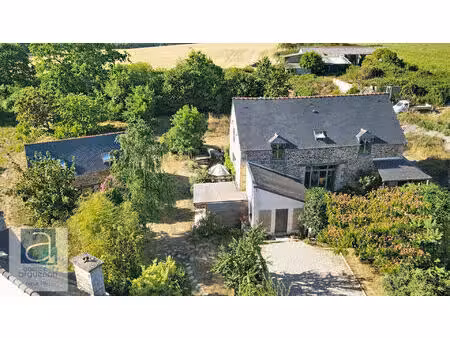 lanvallay : des volumes uniques  un cadre bucolique  belle demeure de charme et son gîte a