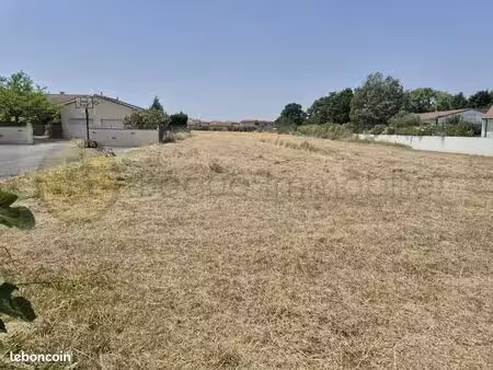 terrain 791 m² brax