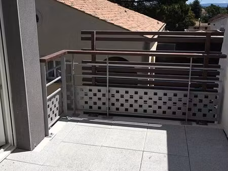 appartement 1 chambre + terrasse + stationnement