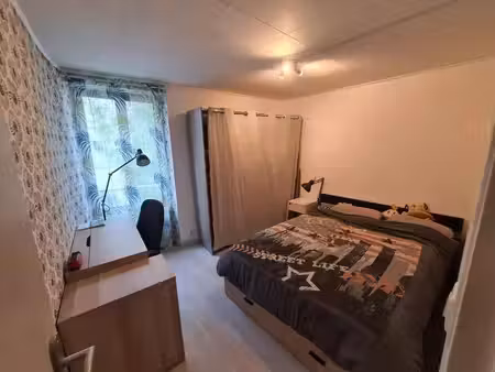 t2 / 28m² / meulan - hardricourt (ligne j)