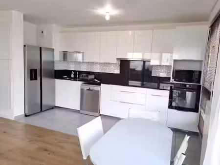 location meublée appartement 3 pièces 61 m² à torcy (77200)  1 400 €