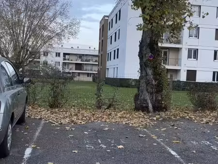 place de parking privative marly mérignac