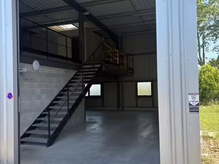 loue local d’activité 180m2