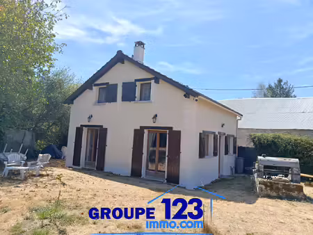 maison sur terrain clos et boisé de presque 3000 m2.