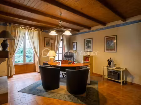 marennes centre – maison familiale en pierre de 145 m²  4 chambres  cour sans vis-à-vis et