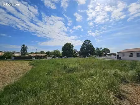 terrain 460 m² virelade