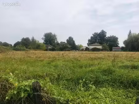 terrain 1 053 m² saint christoly de blaye