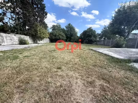 terrain 1 613 m² albert