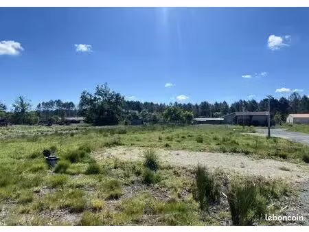 terrain à bâtir de 650 m² à le porge (33)