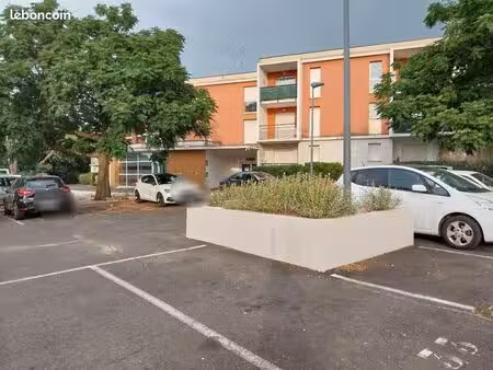 place de parking privé dans résidence sécurisée à béziers