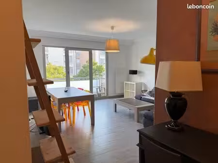 [à louer] – superbe t3 meublé traversant de 69 m² – bron centre (tram t2 / t5)