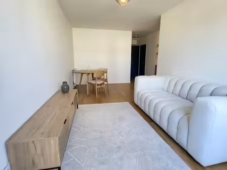 beau 2 pièces meublé - 44m² (+ balcon) à chelles centre-ville