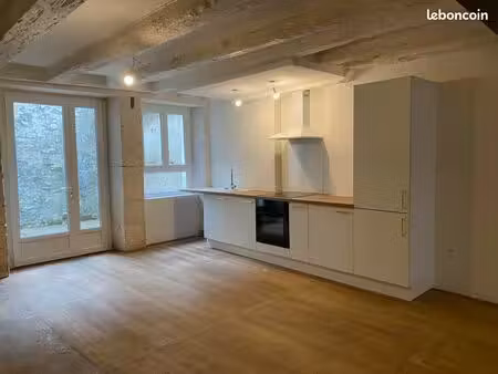 appartement avec cour centre-ville de la rochefoucauld