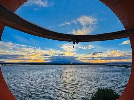t1 avec magnifique vue sur l’étang