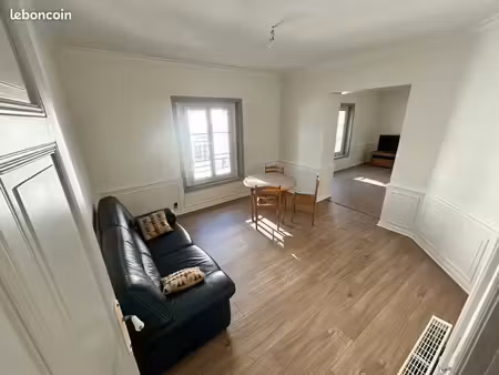 très bel appartement de caractère au coeur de la ville