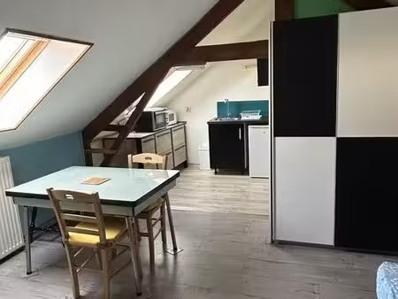 location studio meublé