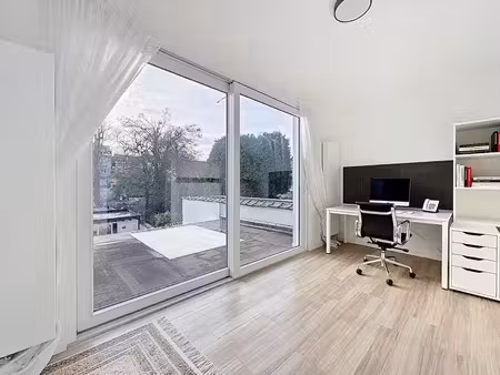 espace bureau polyvalent de +/- 66m²