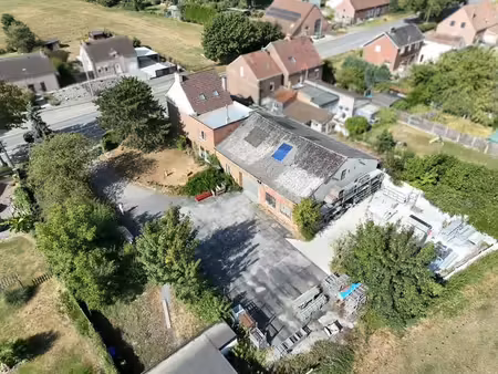 bel entrepot avec bureaux