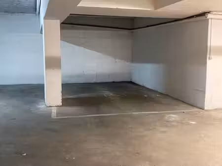 location grand et bel emplacement parking à enghien les bains