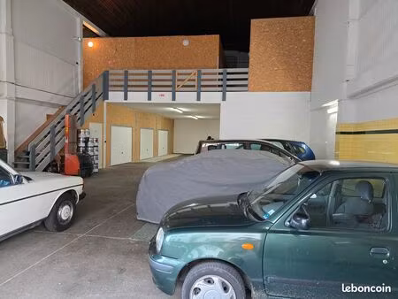 garde meuble  box  garage  parking  l’ entrée de la gare à 40 mètres