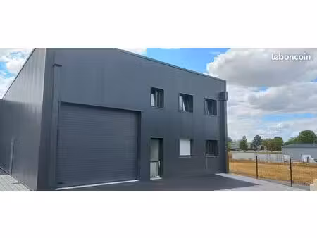 local 277 m² crevin
