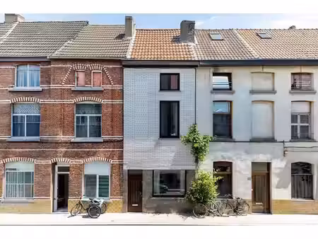 gezellige woning met tuintje in gent!
