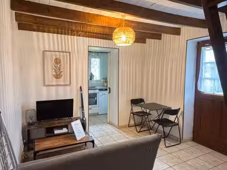 logement 35m2 à l’année-extérieure-parking-fibre