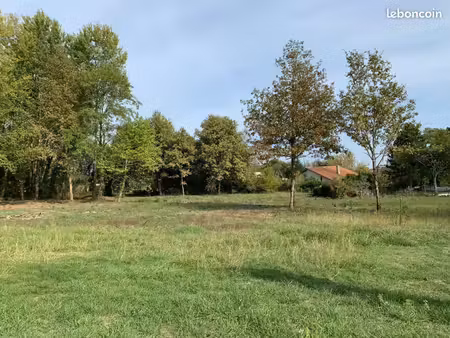 terrain à bâtir de 900 m² à cestas (33)