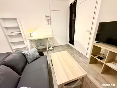 studio triangle d'or siam gare fac hopital tv wifi