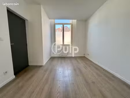 studio 1 pièce 53 m²
