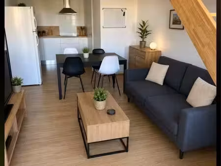 t2 avec extérieur et stationnement